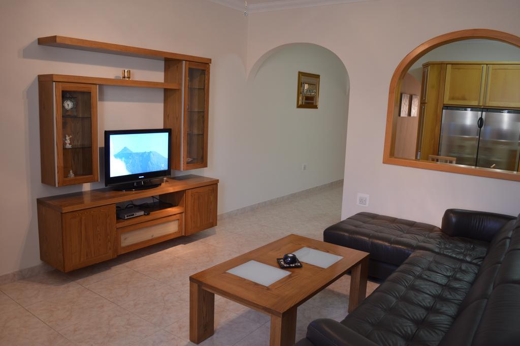 The April Maisonette Marsaskala Exterior foto